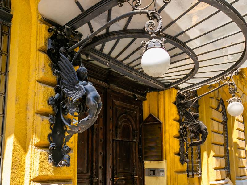 Art nouveau: principais características, artistas e obras 8 09 5. Presenca do ferro vidro metal e madeira