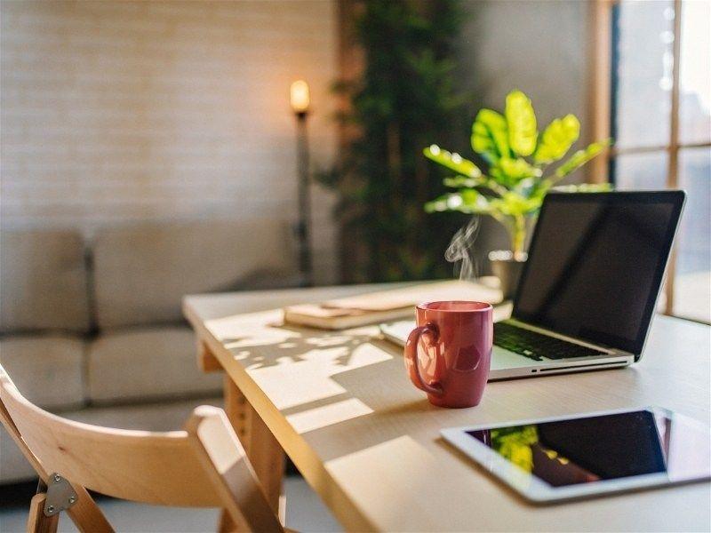 Como criar um ambiente para home office gastando pouco!