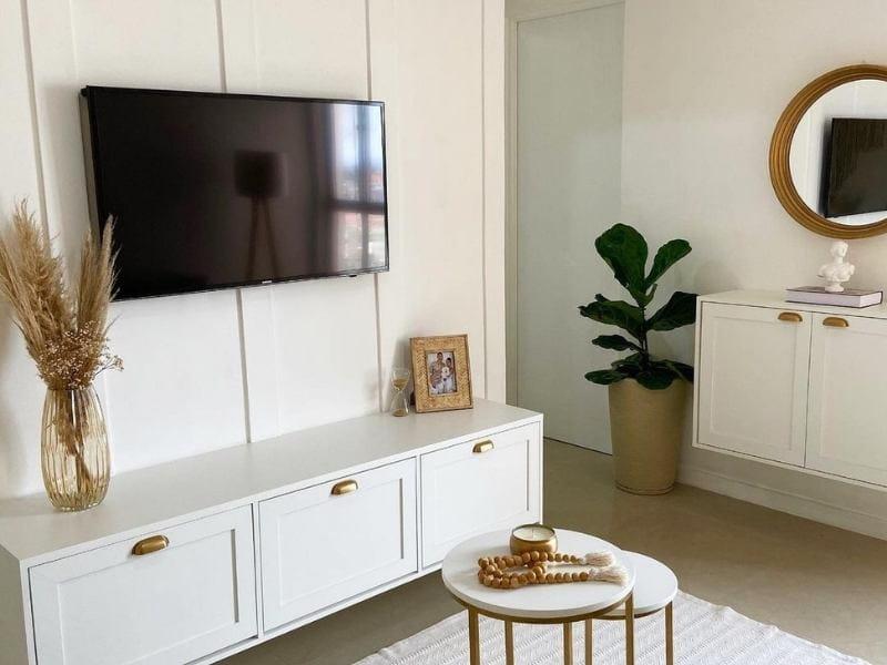 Painel ripado para tv no quarto com iluminação embutida