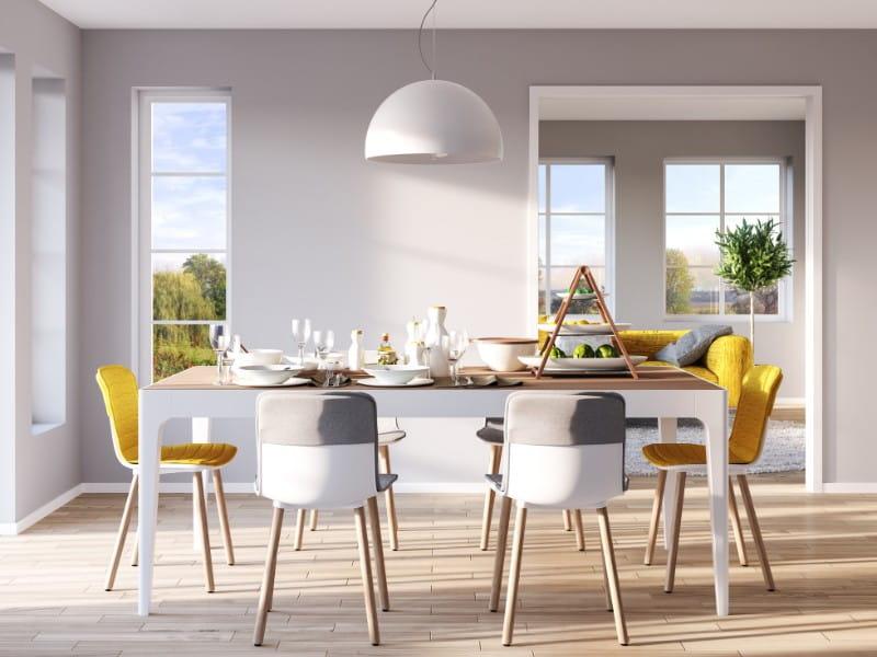 3. Sala de jantar neutra com toques de amarelo sala de jantar com cadeiras amarelas