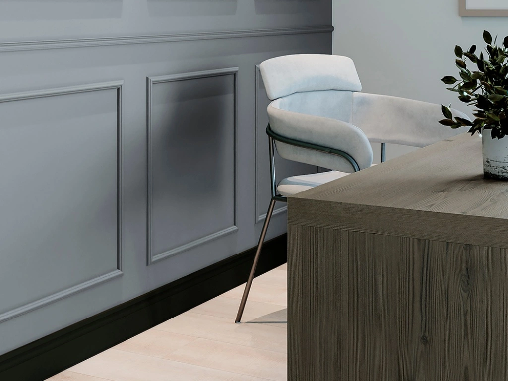 Rodapés de poliestireno preto