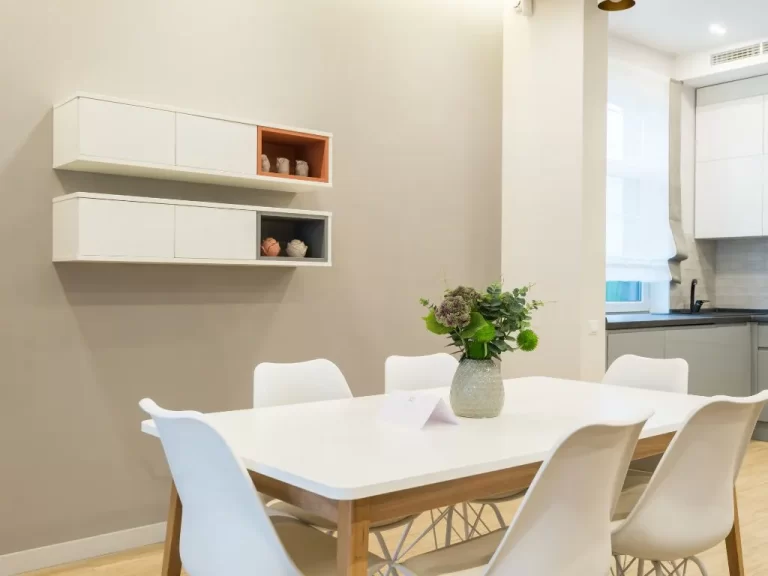 Rodapé de poliestireno