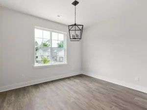 01 - Piso vinílico e rodapé branco